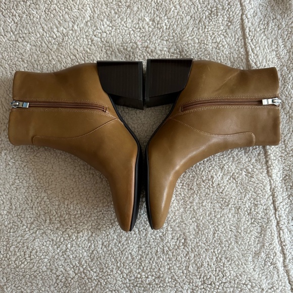 Via Spiga • Dina Leather Heeled Booties in Camel - Picture 3 of 8